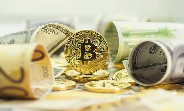 华尔街女股神大胆预言：机构入场将推动比特币未来十年暴涨